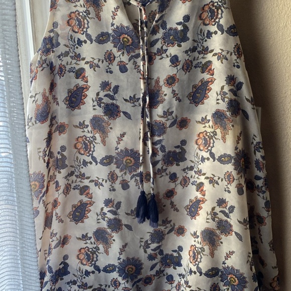 Lot of dresses (5 total) - Picture 2 of 5